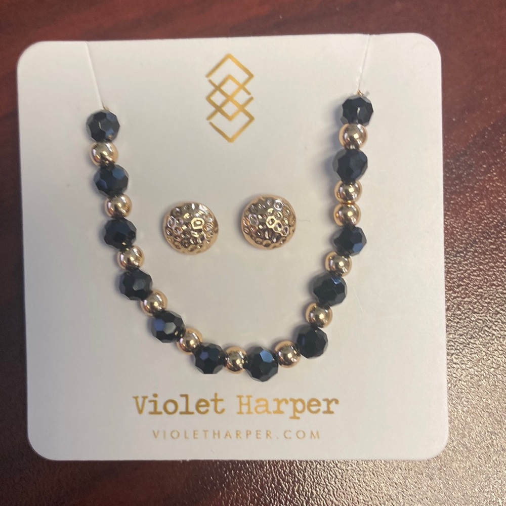 Earring and necklace set
